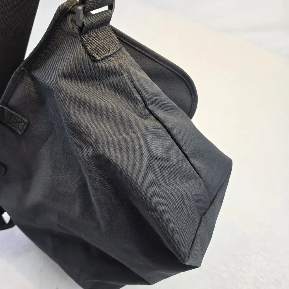 Carhartt WIP Reflective Parcel Bag Black Adjustable Messenger Bag A201035
